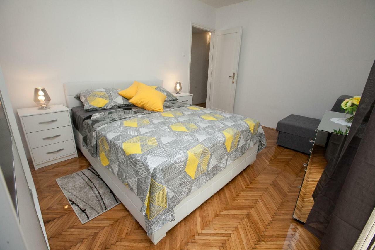 Downtown Apartment Kole ซาดาร์ ภายนอก รูปภาพ