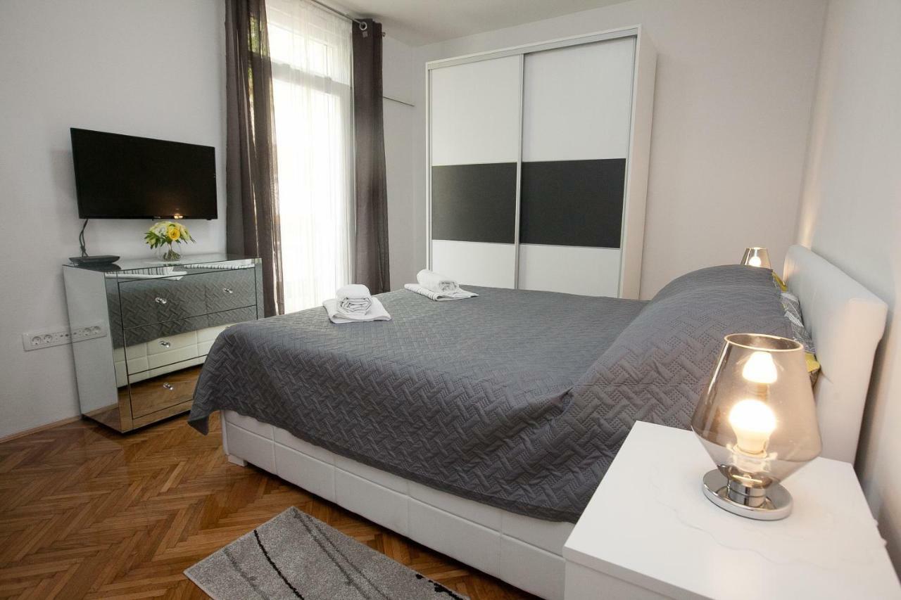 Downtown Apartment Kole ซาดาร์ ภายนอก รูปภาพ